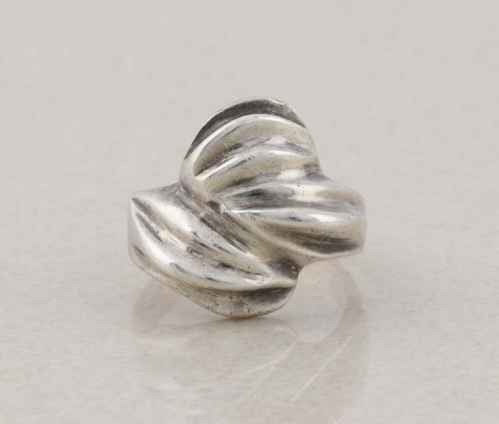 Sterling Silver Ribbed Textured Dome Ring Size 5 1/2 Petite Woman Pinky